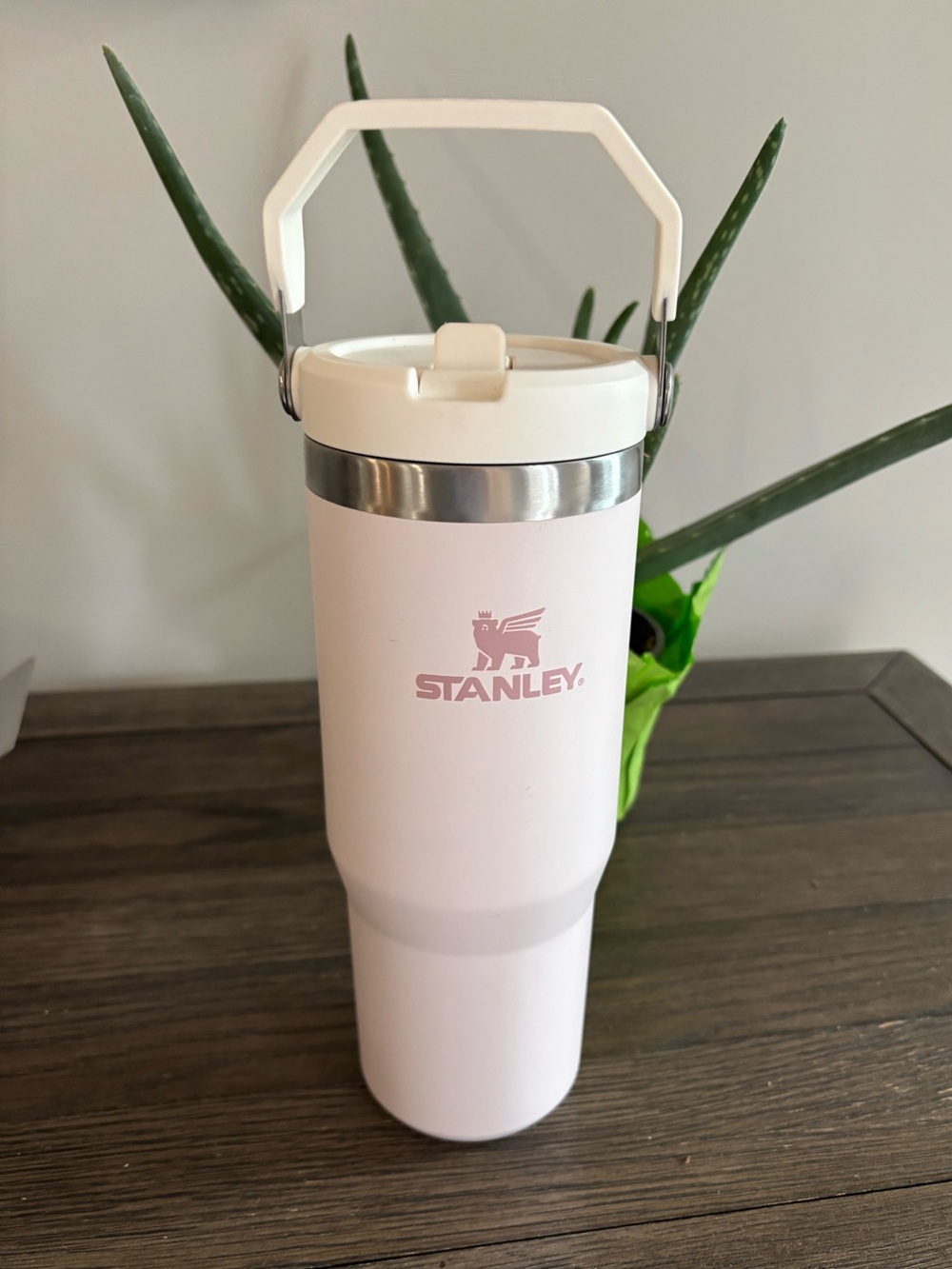 Stanley The IceFlow Straw Tumbler with Handle. Very good used condition 30oz